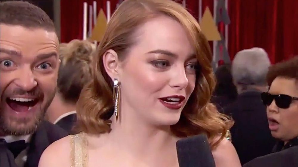 Justin Timberlake Photobombs Emma Stone