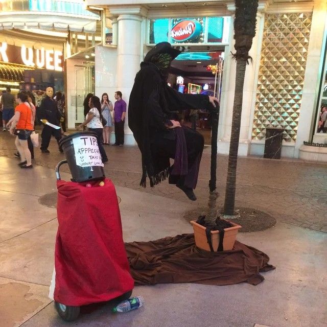 Vegas Street Performers