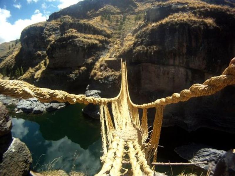 Keshwa Chaca Bridge, Peru